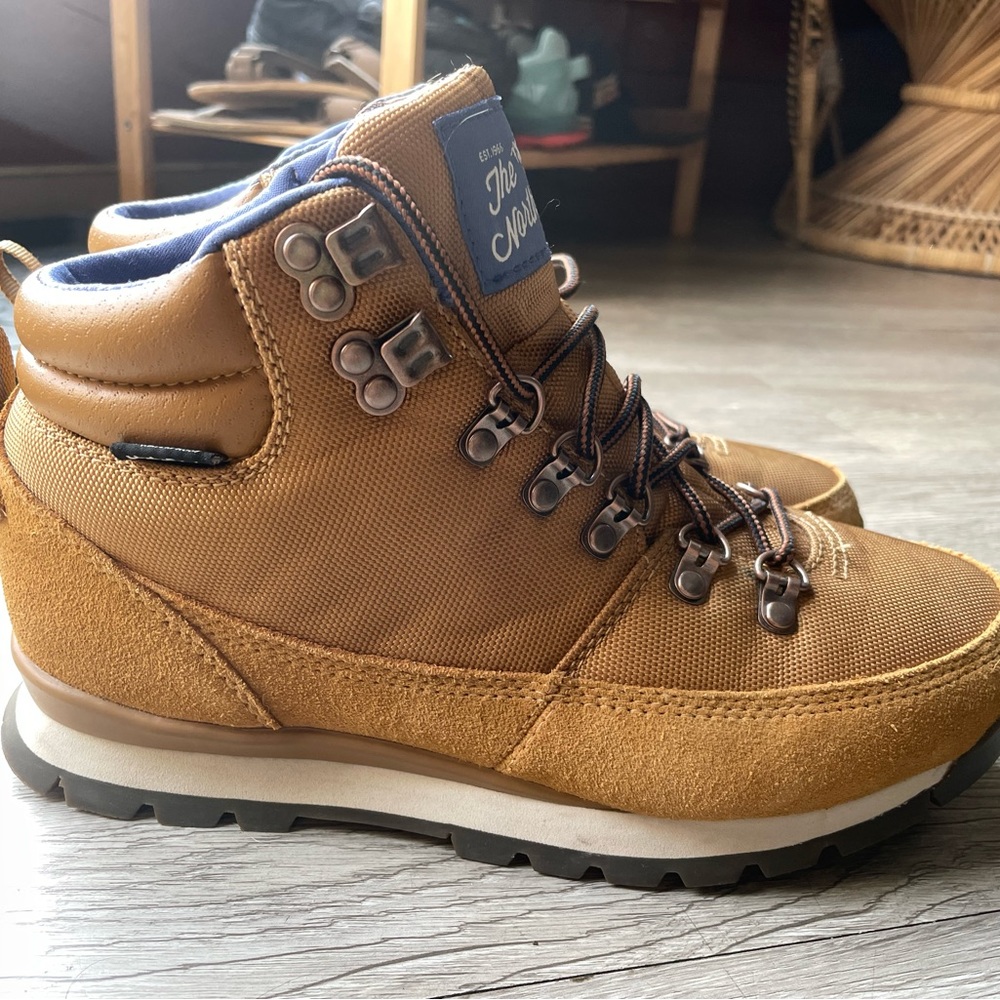 The North Face Back to Berkeley hiking boots